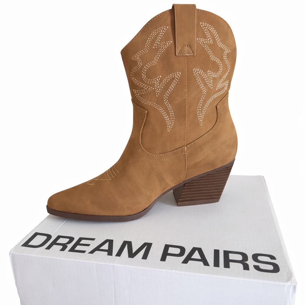 NWT 9.5 Dream Pairs Chestnut Suede-Look Western Ankle Boots